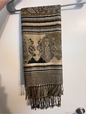 Cejon Paisley Fringe Pashmina Scarf in Tan and Black